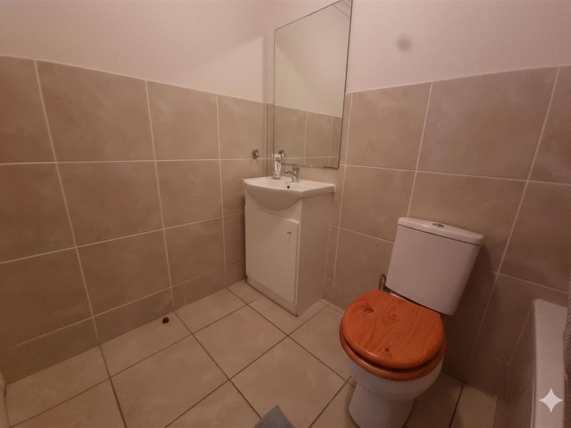 Apartment For Sale in Salt River, Cape Town - Photo 9