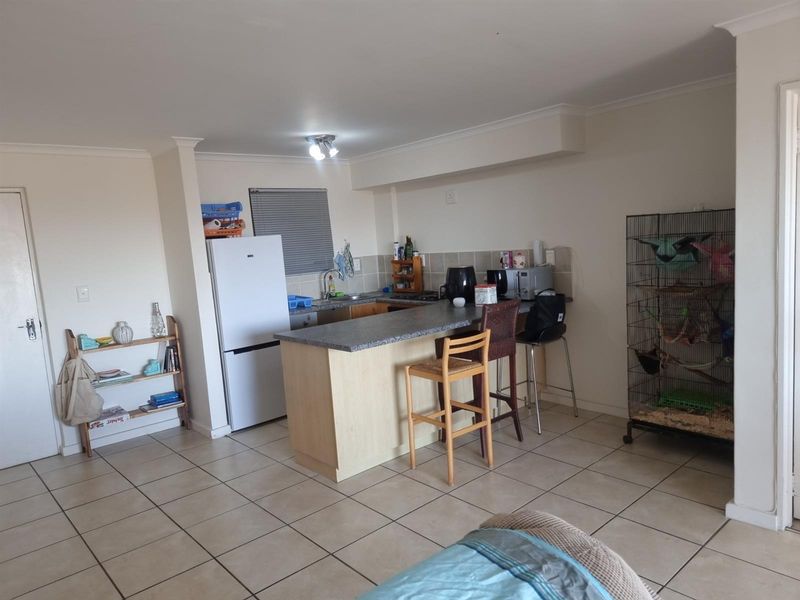 Apartment For Sale in Salt River, Cape Town - Photo 4