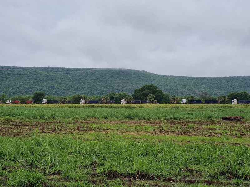 Lucrative investment property in Komatipoort - Photo 2