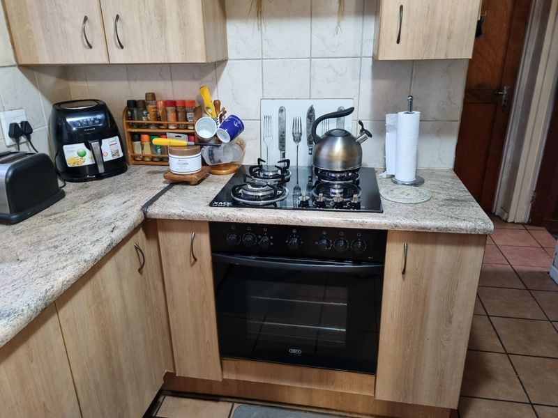 Affordable Prime Investment Property with Airbnb Income Potential - Owner Open to Offers - Photo 7