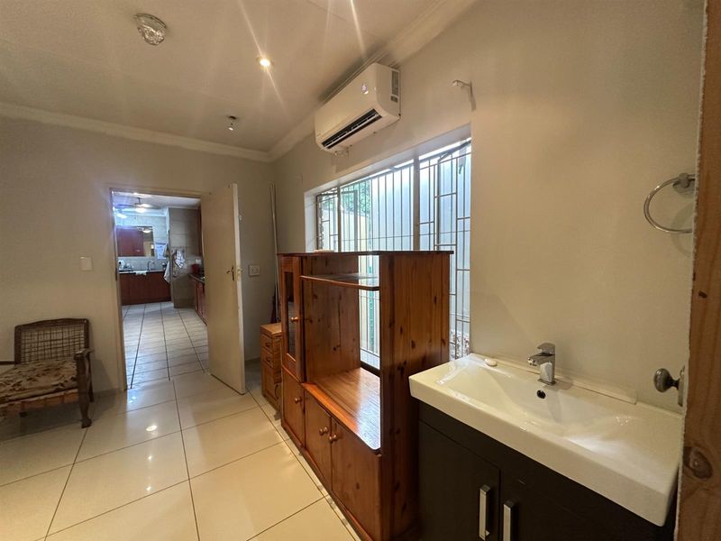 House For Sale in Faerie Glen, Pretoria - Photo 8
