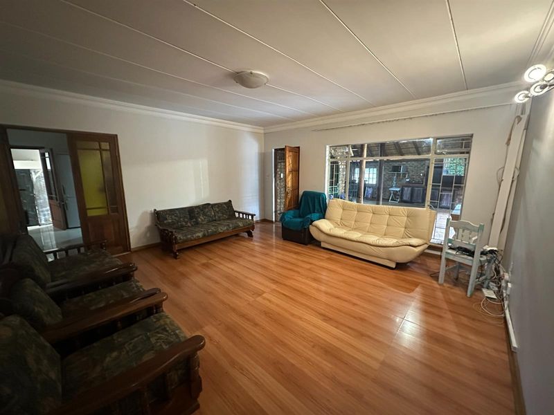 House For Sale in Faerie Glen, Pretoria - Photo 9