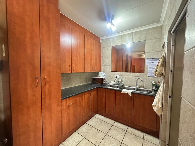 House For Sale in Faerie Glen, Pretoria - Photo 7