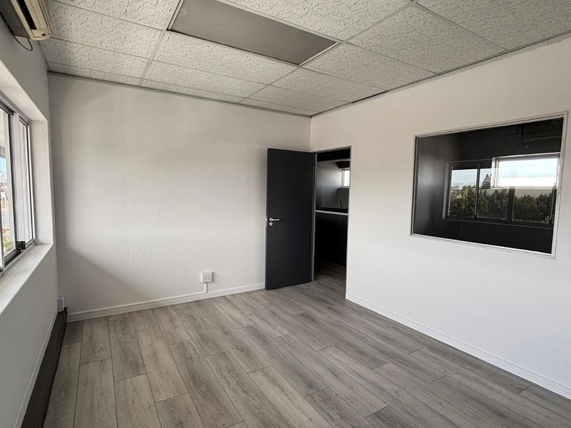 Commercial Property To Rent in Montague Gardens, Milnerton - Photo 9