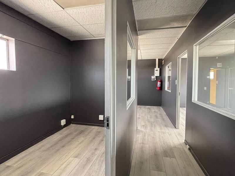 Commercial Property To Rent in Montague Gardens, Milnerton - Photo 8