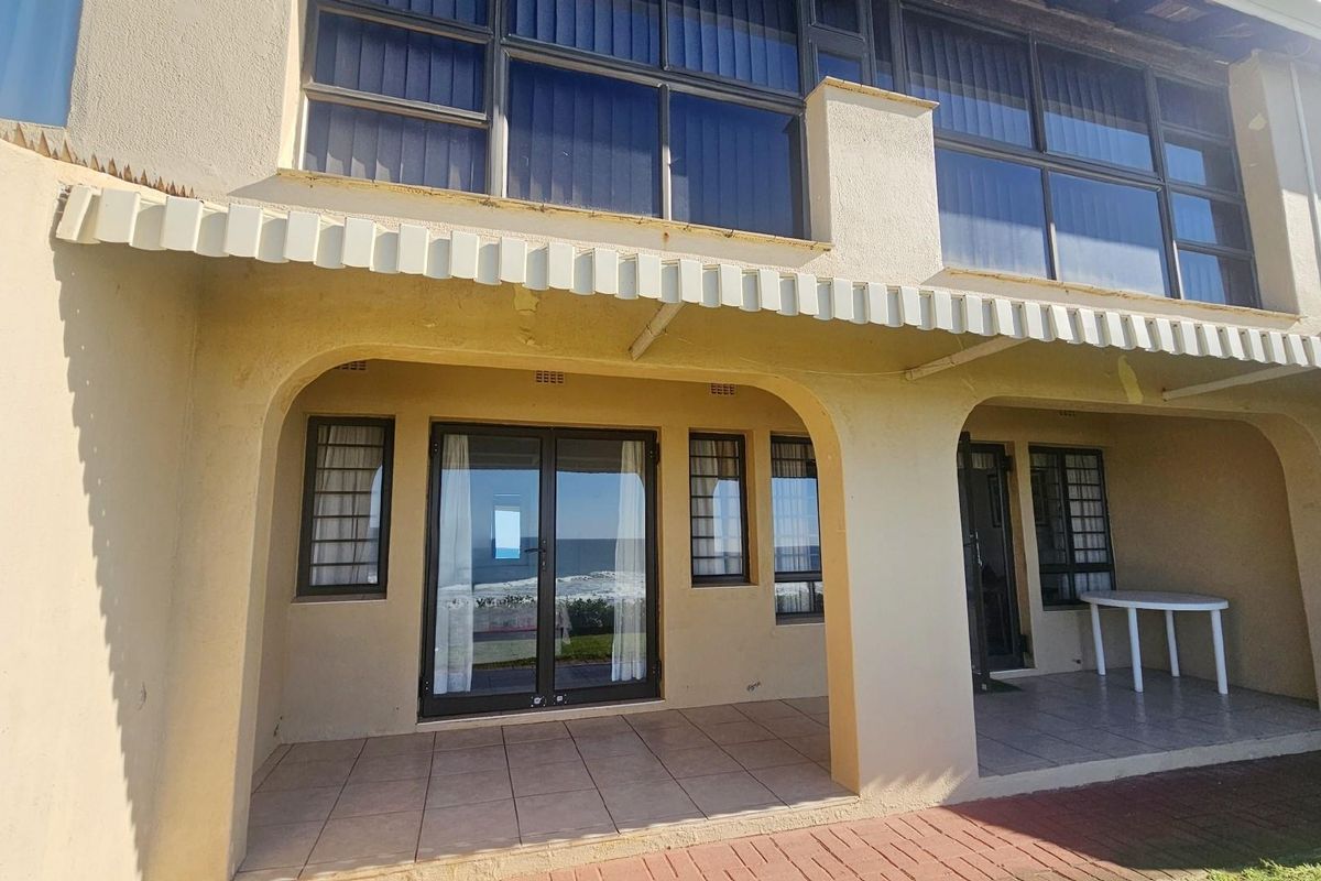 2 bedroom Apartment For Sale in Shelly Beach, Margate, KwaZulu Natal - Photo 3