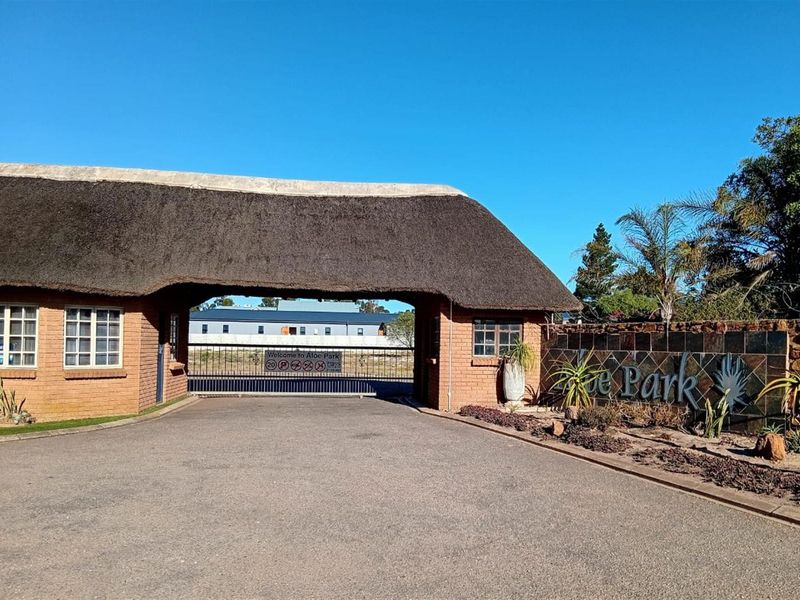 Large stand in Aloe Park with  no restrictions in building style - Photo 7