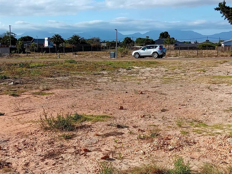 Large stand in Aloe Park with  no restrictions in building style - Photo 6