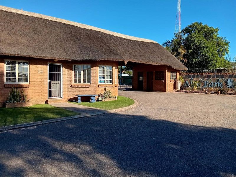 Large stand in Aloe Park with  no restrictions in building style - Photo 2