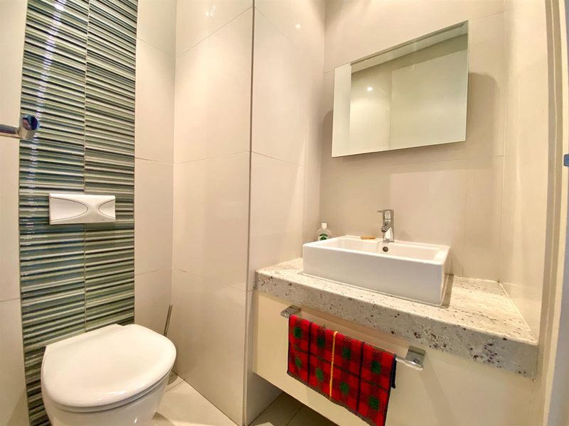 Luxury 2 Bed Apartment For Sale in Morningside, Sandton - Photo 9