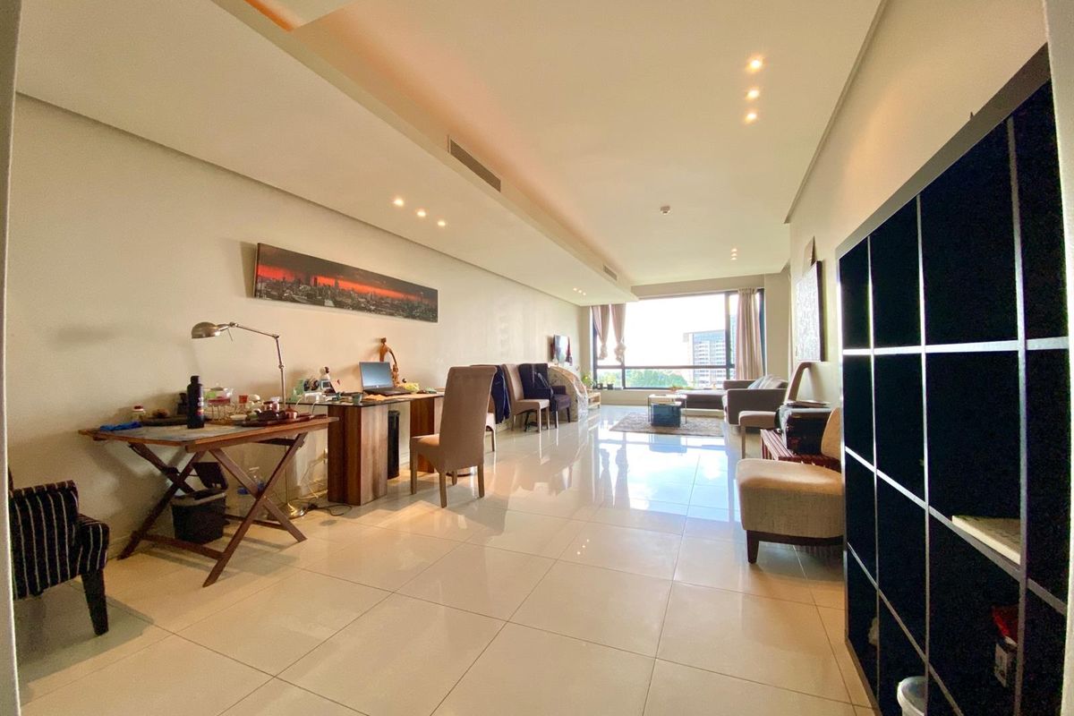 Luxury 2 Bed Apartment For Sale in Morningside, Sandton - Photo 4
