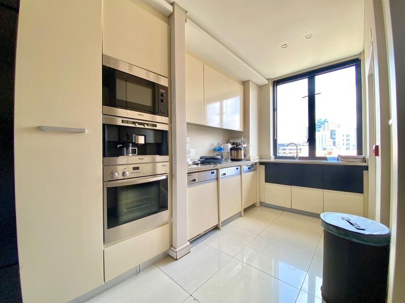 Luxury 2 Bed Apartment For Sale in Morningside, Sandton - Photo 5