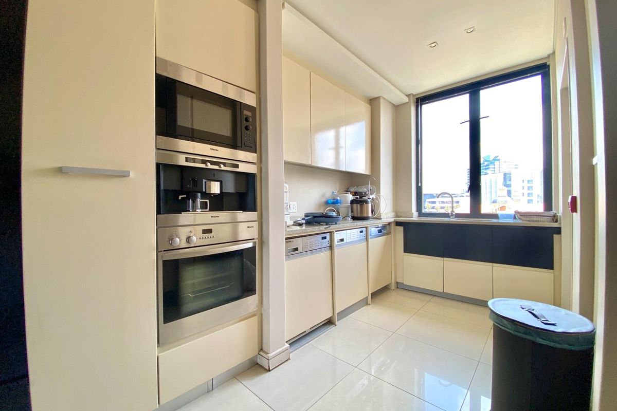 Luxury 2 Bed Apartment For Sale in Morningside, Sandton - Photo 5