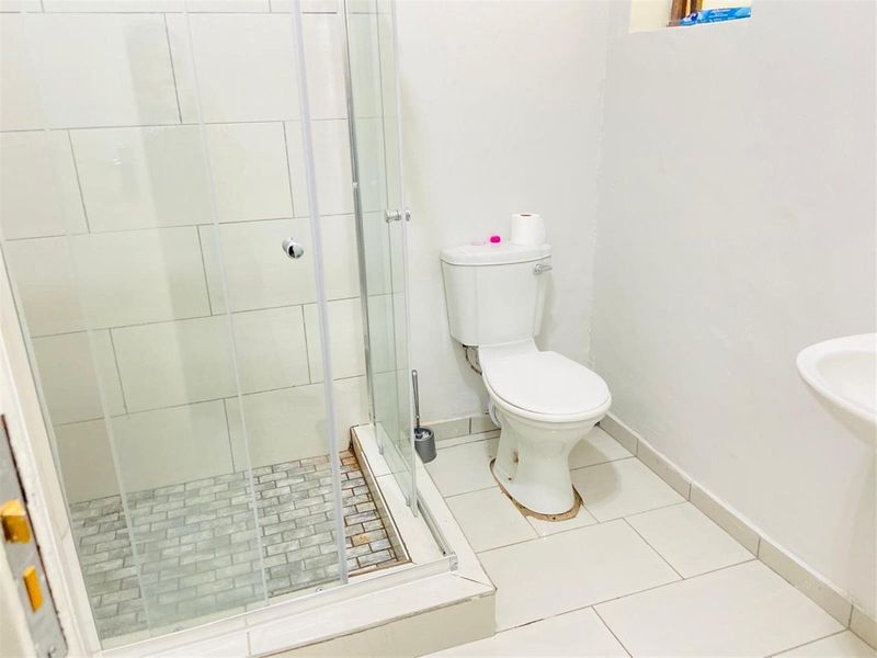 House To Rent in Athlone Park, Amanzimtoti, KwaZulu Natal - Photo 10