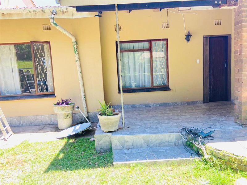 House To Rent in Athlone Park, Amanzimtoti, KwaZulu Natal - Photo 3