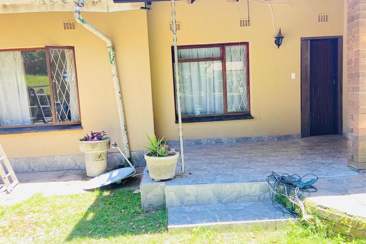 House To Rent in Athlone Park, Amanzimtoti, KwaZulu Natal - Photo 3