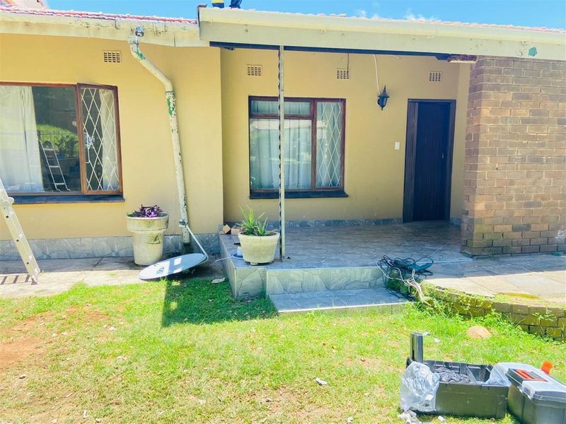 House To Rent in Athlone Park, Amanzimtoti, KwaZulu Natal - Photo 2