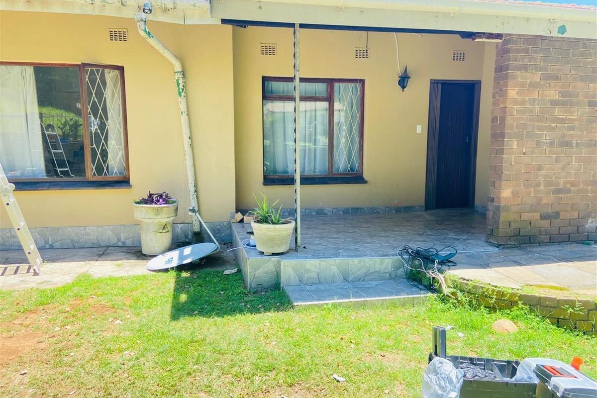 House To Rent in Athlone Park, Amanzimtoti, KwaZulu Natal - Photo 2