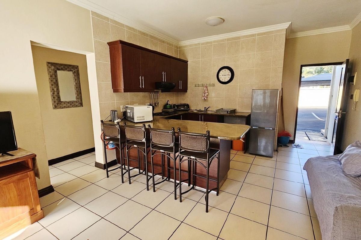 2bedroom, 2 bathroom furnished Apartment For Sale in Uvongo Beach, Margate, KwaZulu Natal - Photo 4