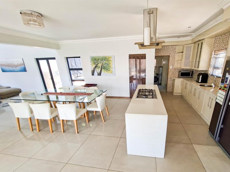 5 Bedroom Double Storey Family Home in Eldo Ridge Estate - Photo 8