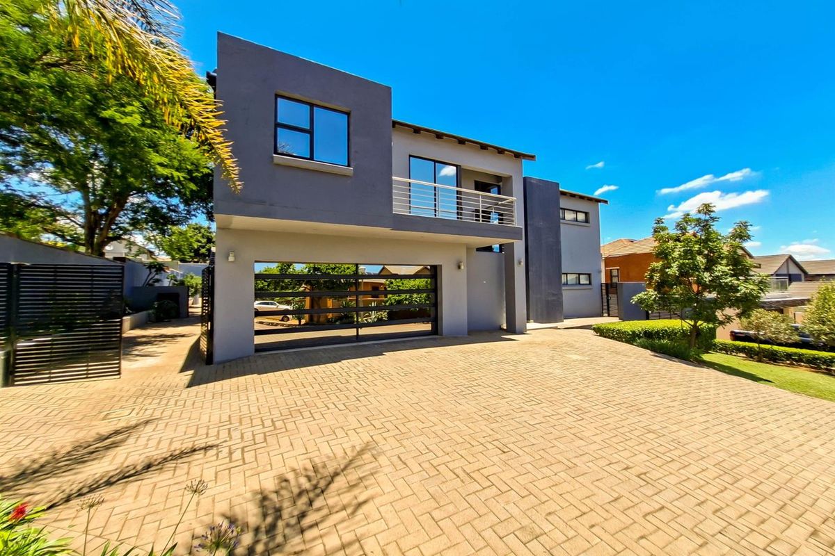 5 Bedroom Double Storey Family Home in Eldo Ridge Estate - Photo 2