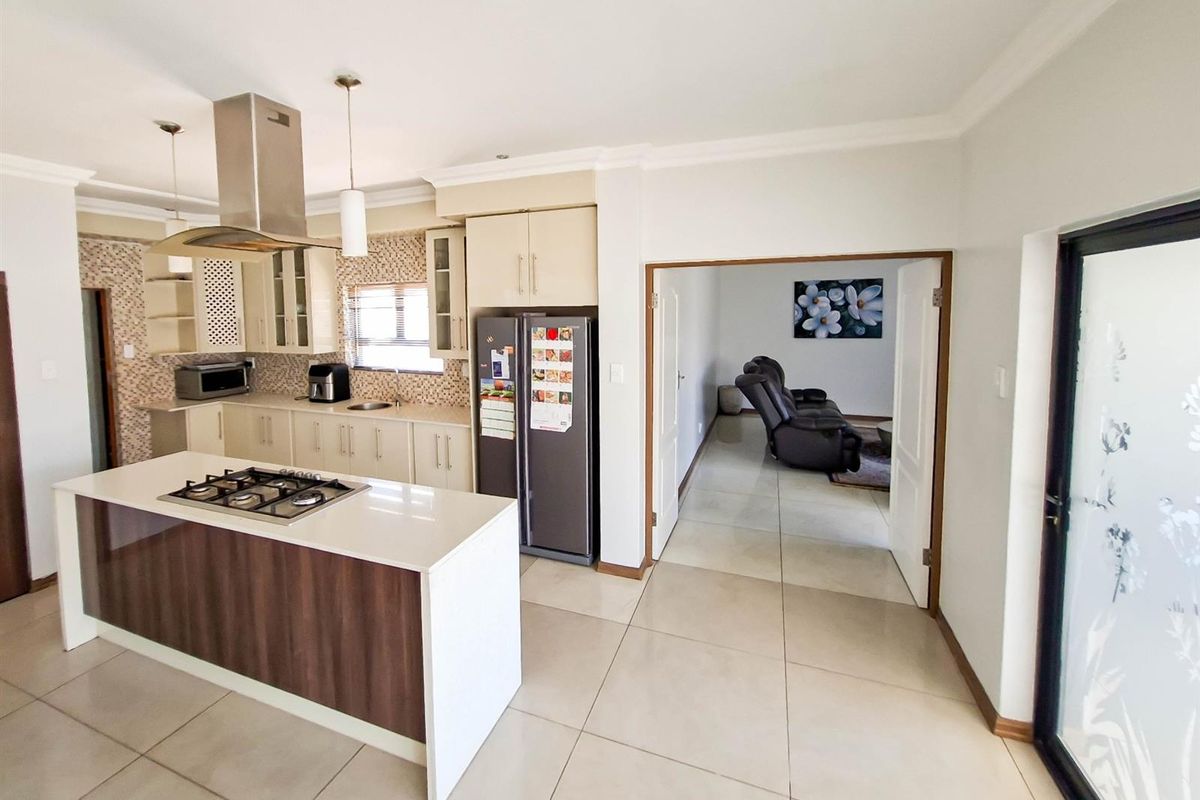 5 Bedroom Double Storey Family Home in Eldo Ridge Estate - Photo 5