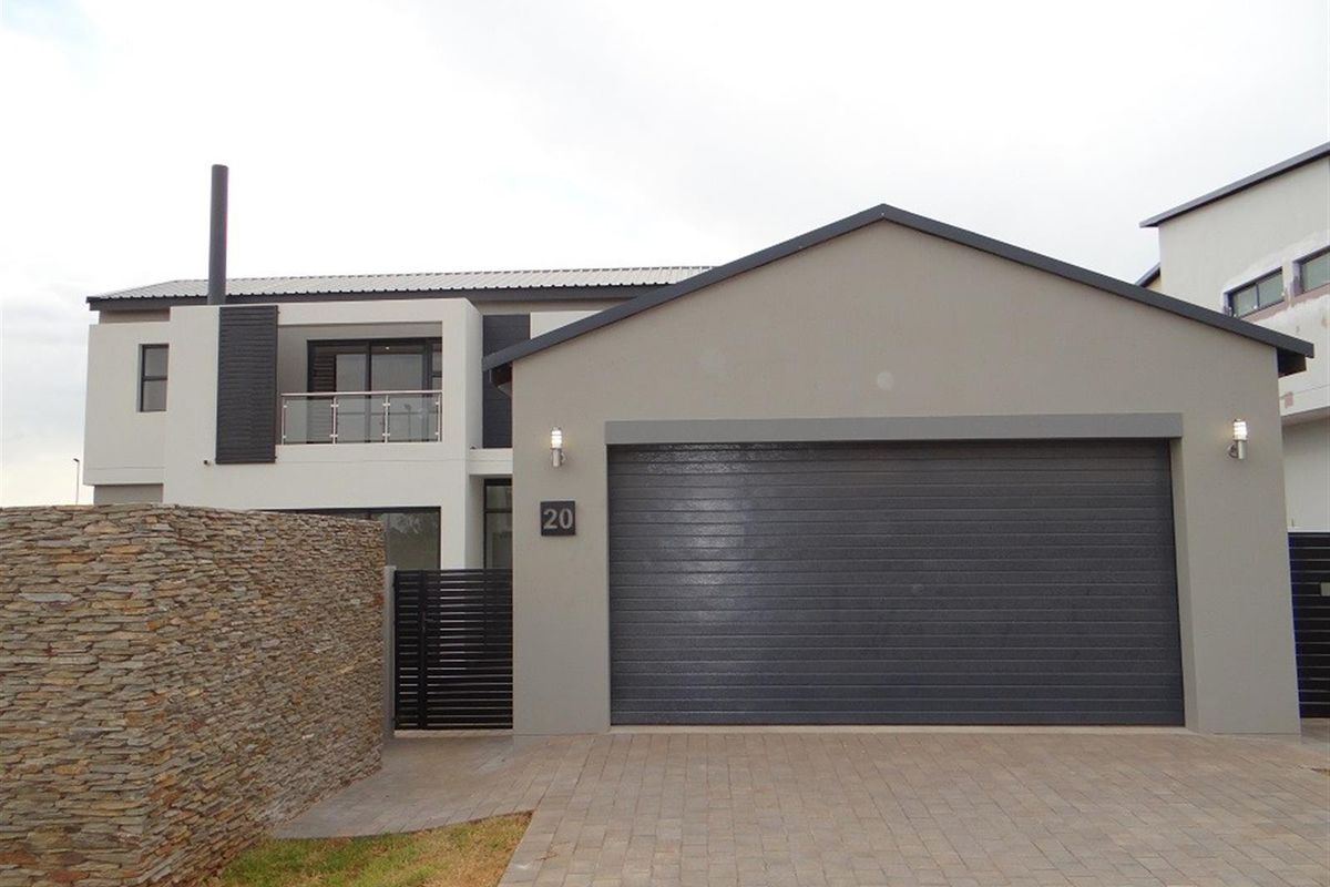 4 Bedroom House For Sale in Fountainbrook Estate, Midstream Estate, Centurion - Photo 2