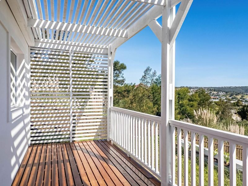 Newly Renovated Family Home With Lagoon Views - Photo 6