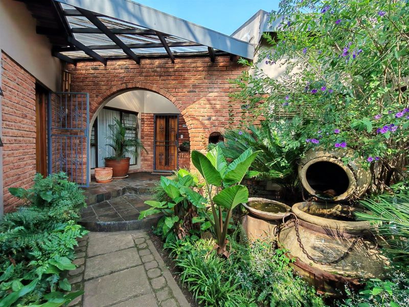 3 Bedroom house with flat in Aerorand - Photo 5