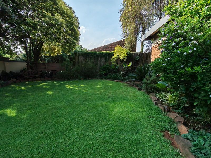 3 Bedroom house with flat in Aerorand - Photo 10