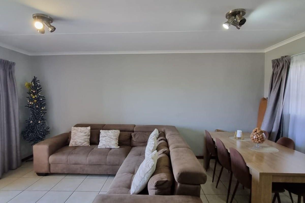 Apartment for Sale in Sagewood - Photo 3