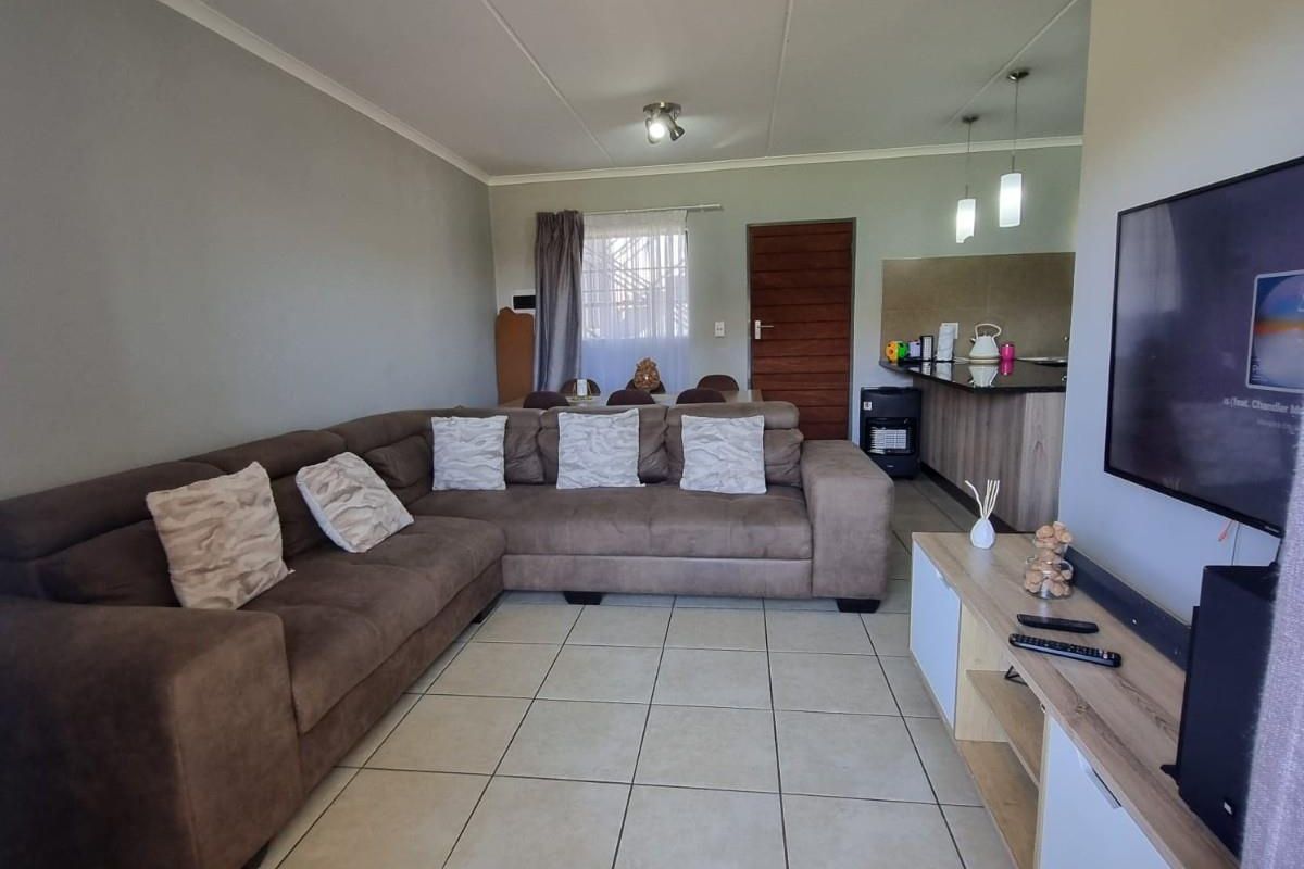 Apartment for Sale in Sagewood - Photo 4