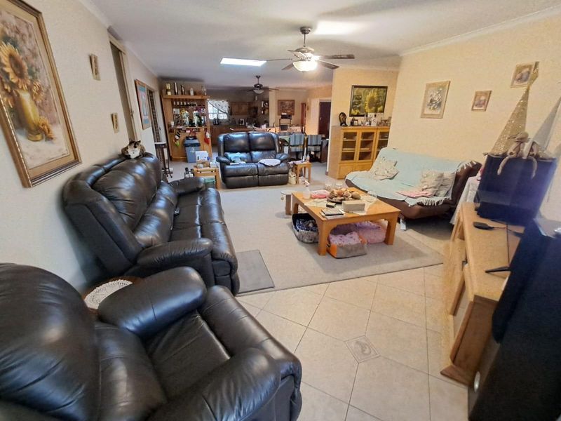 5 Bedroom House For Sale in Lyttelton Manor Centurion Gauteng - Photo 3