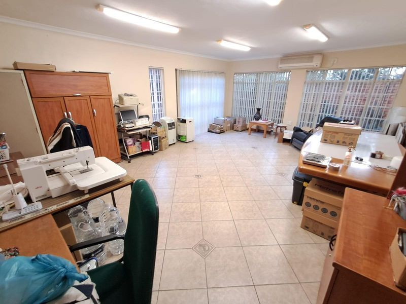 5 Bedroom House For Sale in Lyttelton Manor Centurion Gauteng - Photo 8