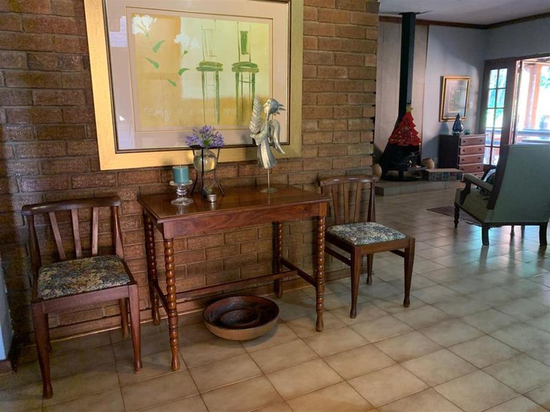 Family Home with Pool, Entertainment Area and Borehole - Louis Trichardt - Photo 8