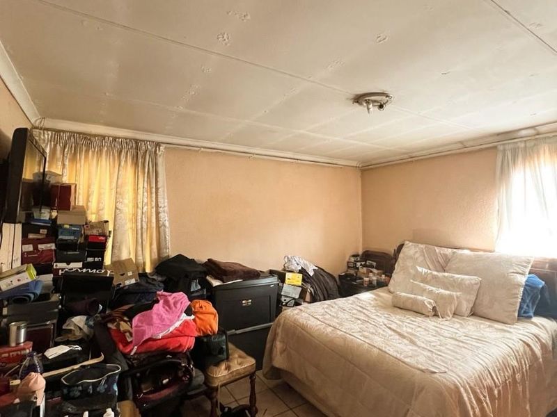 Modern 3-Bedroom Home for Sale in Morula View, Mabopane - Photo 6