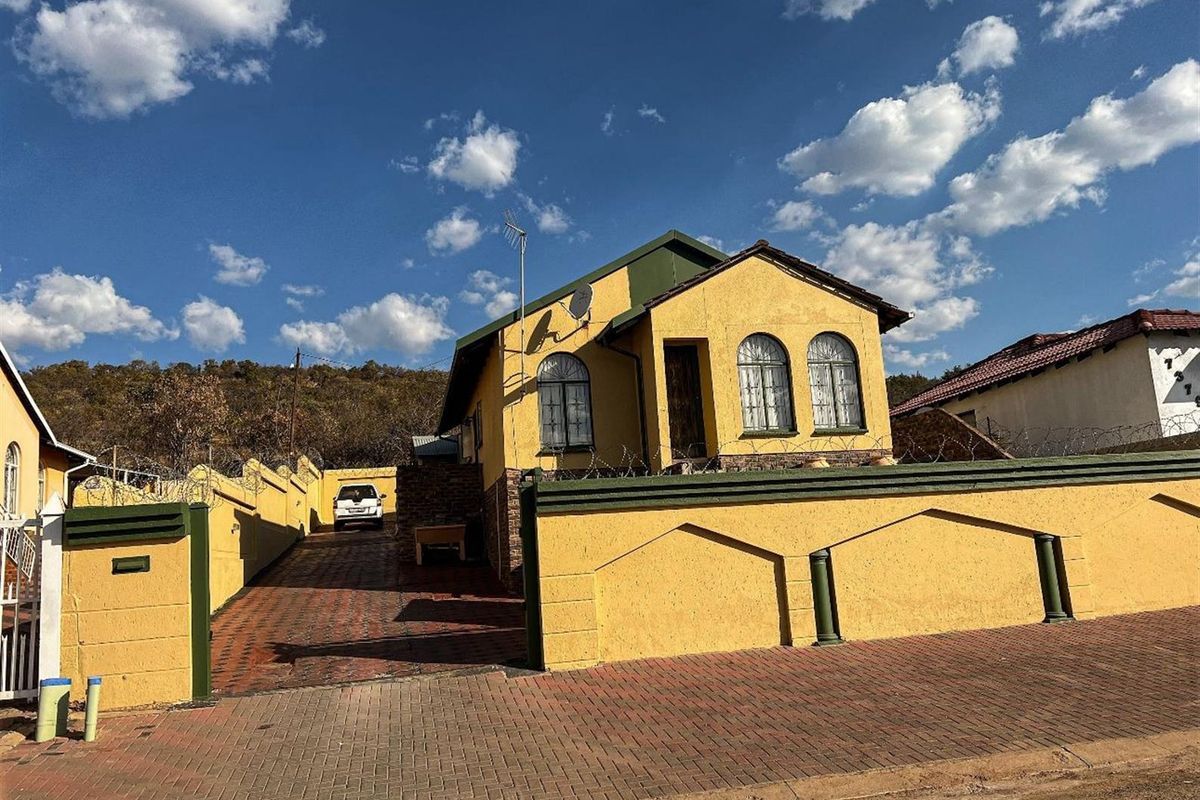 Modern 3-Bedroom Home for Sale in Morula View, Mabopane - Photo 5