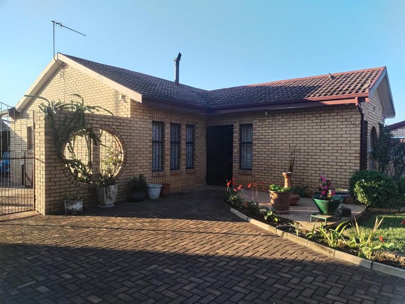 House For Sale in Lennoxton, Newcastle, KwaZulu Natal - Photo 6