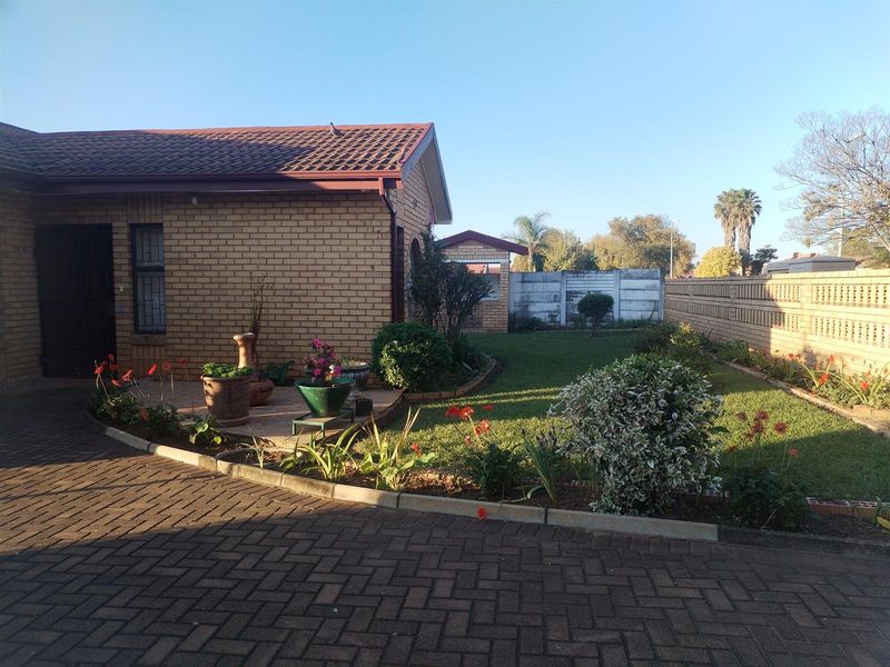House For Sale in Lennoxton, Newcastle, KwaZulu Natal - Photo 3