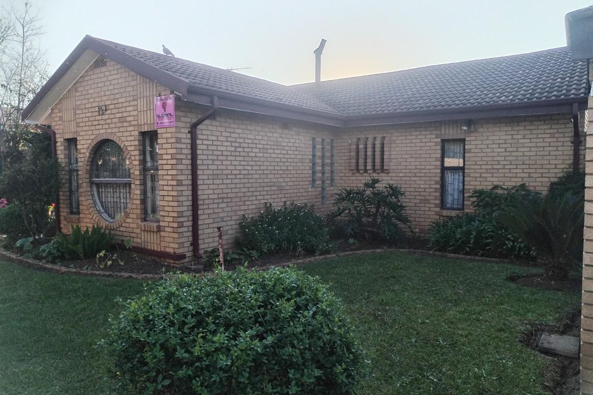 House For Sale in Lennoxton, Newcastle, KwaZulu Natal - Photo 5