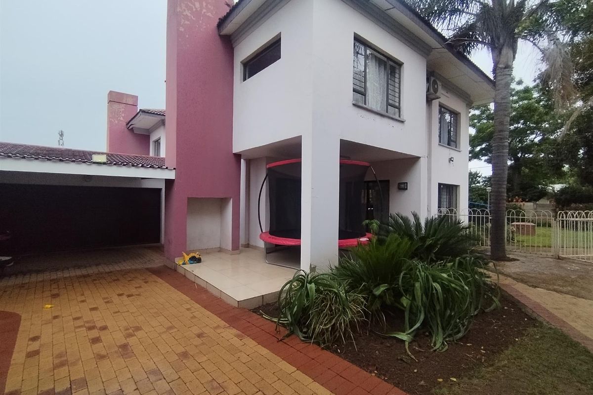 House For Sale in Lennoxton, Newcastle, KwaZulu Natal - Photo 3