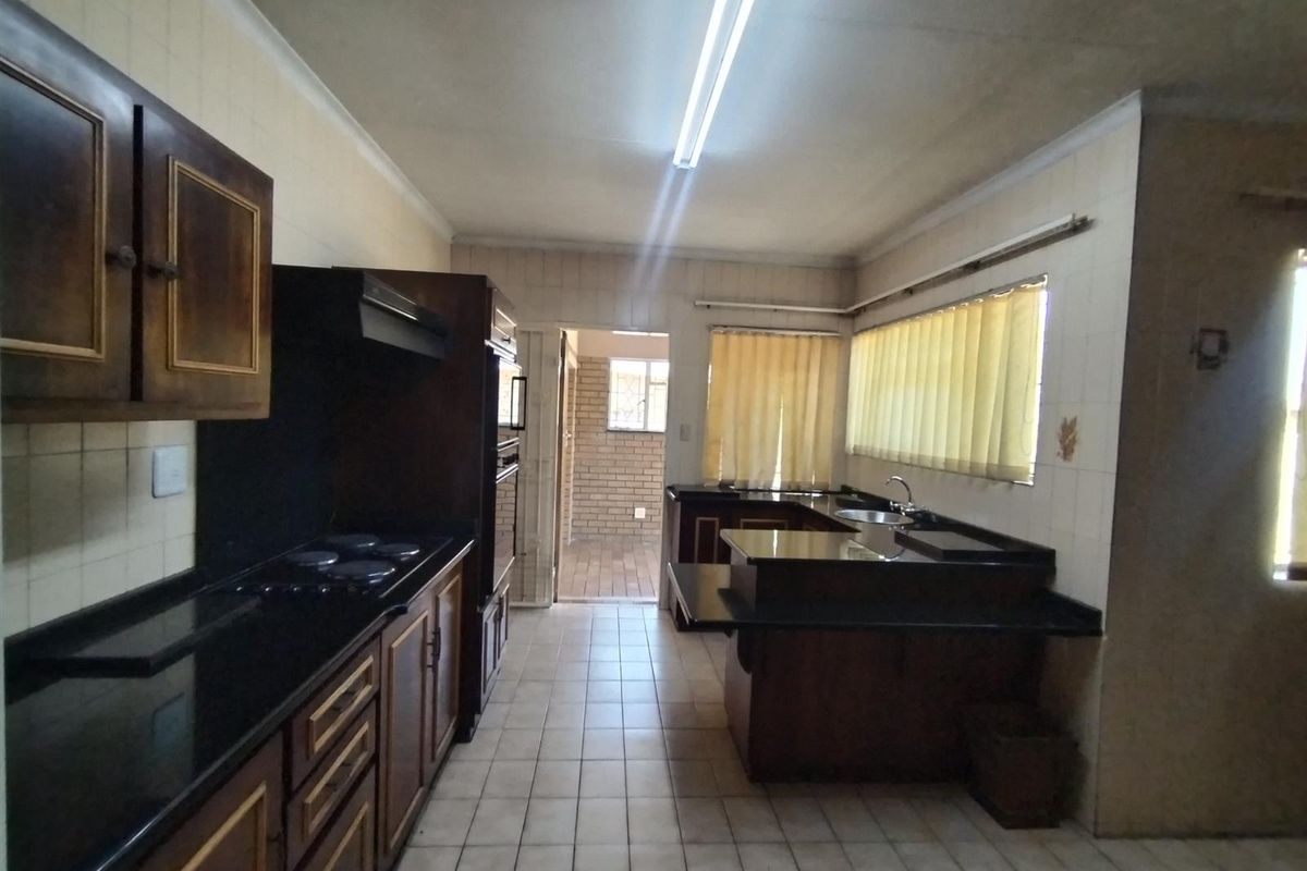 House For Sale in Paradise, Newcastle, KwaZulu Natal - Photo 5