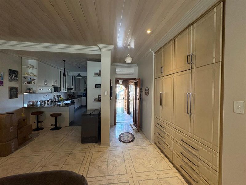 Modern 3‐Bedroom Townhouse with Poolside Living in Alexander Gardens - Photo 6