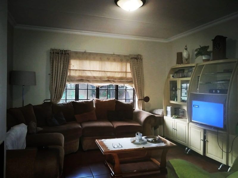 Complex For Sale in Reyno Ridge, Witbank - Photo 8