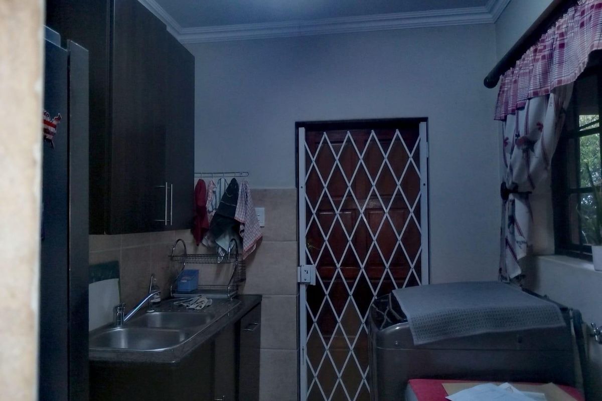 Complex For Sale in Reyno Ridge, Witbank - Photo 5