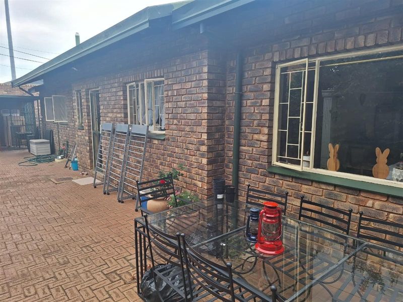 3 bedroom duet in Waverley for sale - Photo 7