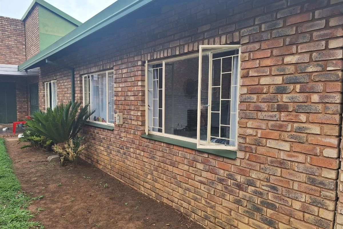 3 bedroom duet in Waverley for sale - Photo 5