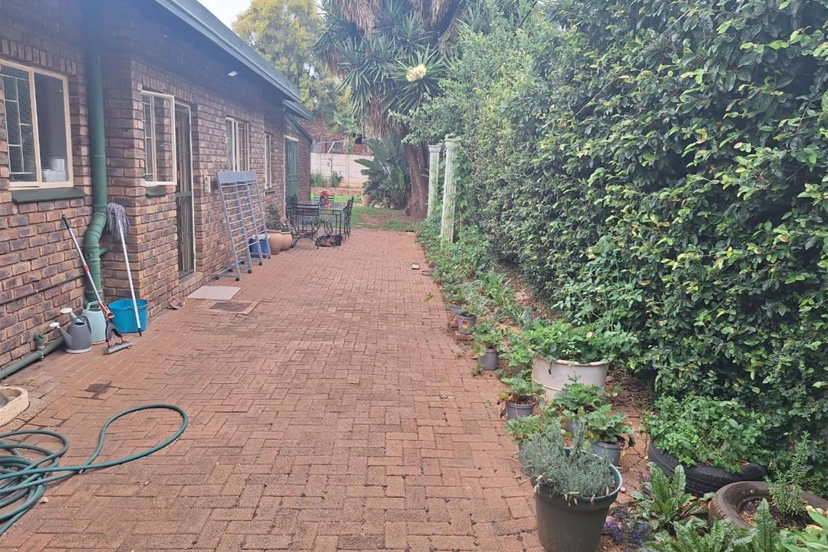 3 bedroom duet in Waverley for sale - Photo 4