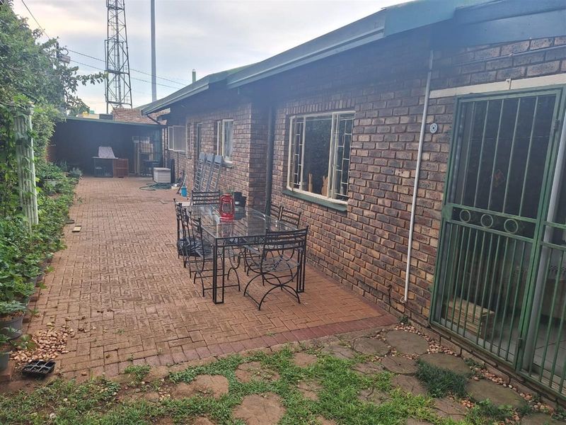 3 bedroom duet in Waverley for sale - Photo 3