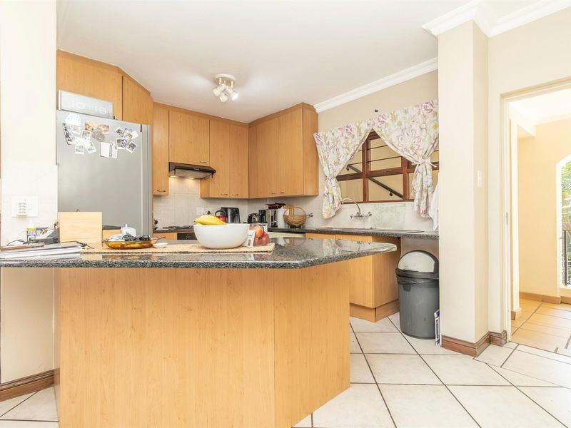 Spacious 2 Bed 2nd Floor Unit in Bantry Oval. - Photo 9